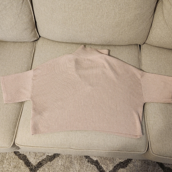 Guess Women's Oversized Cropped Knit Collared Top Size M Pink Lightweight - Picture 6 of 12